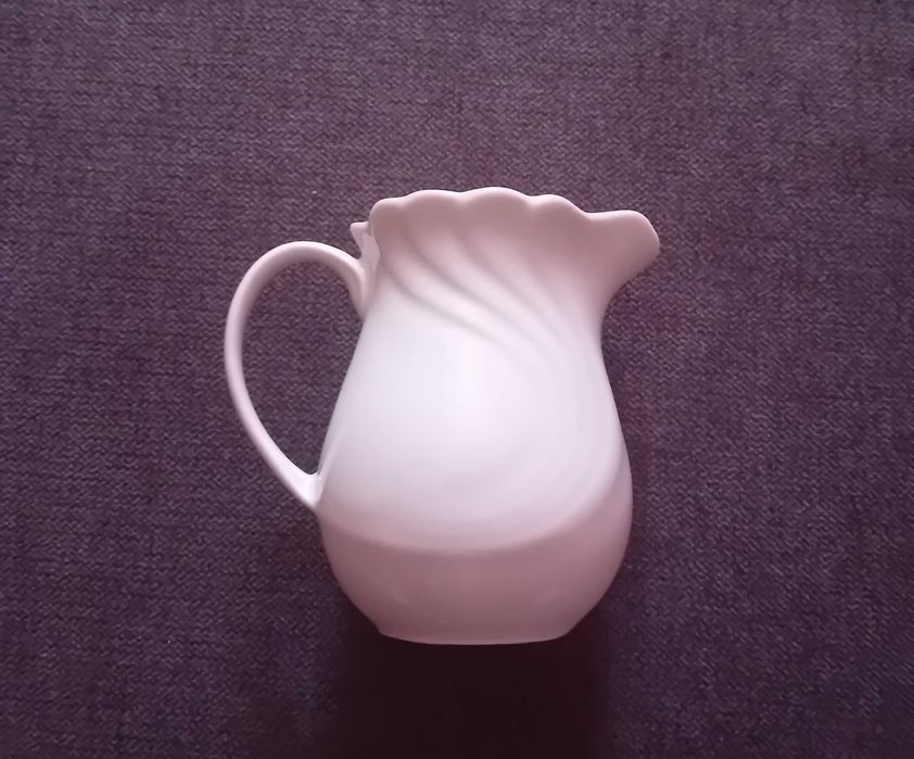 Mlecznik ZPS Krzysztof, fason Daphne.