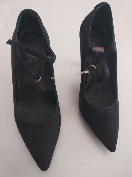 Sapato de cerimónia aveludados pretos