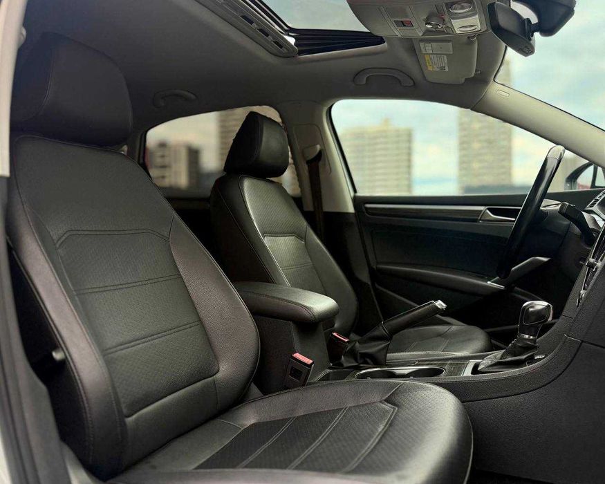 Volkswagen Passat SE