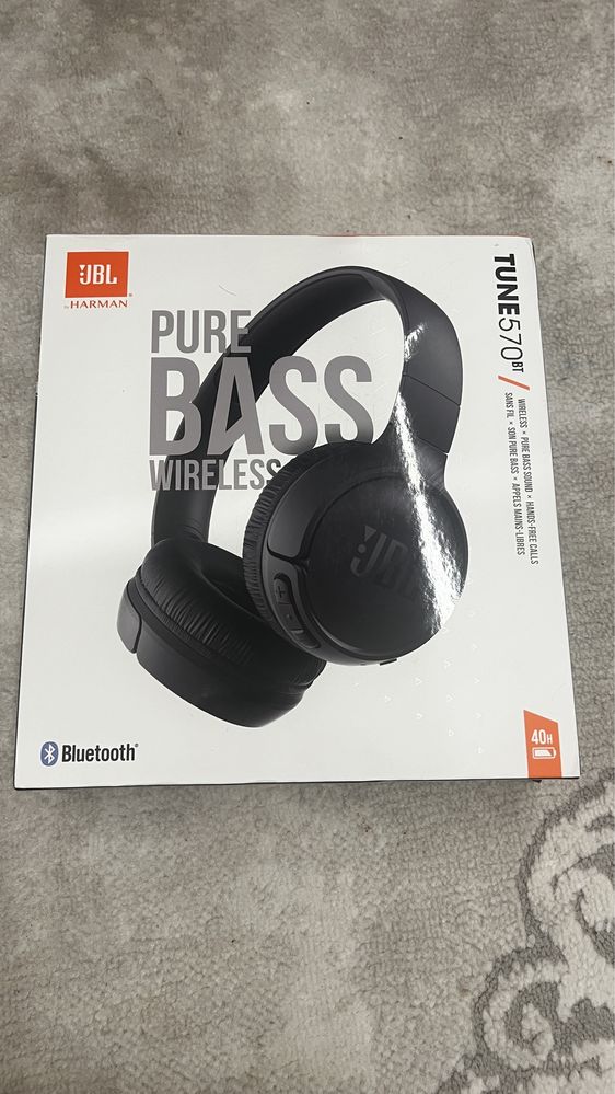 JBL  TUNE 570 BT Blek