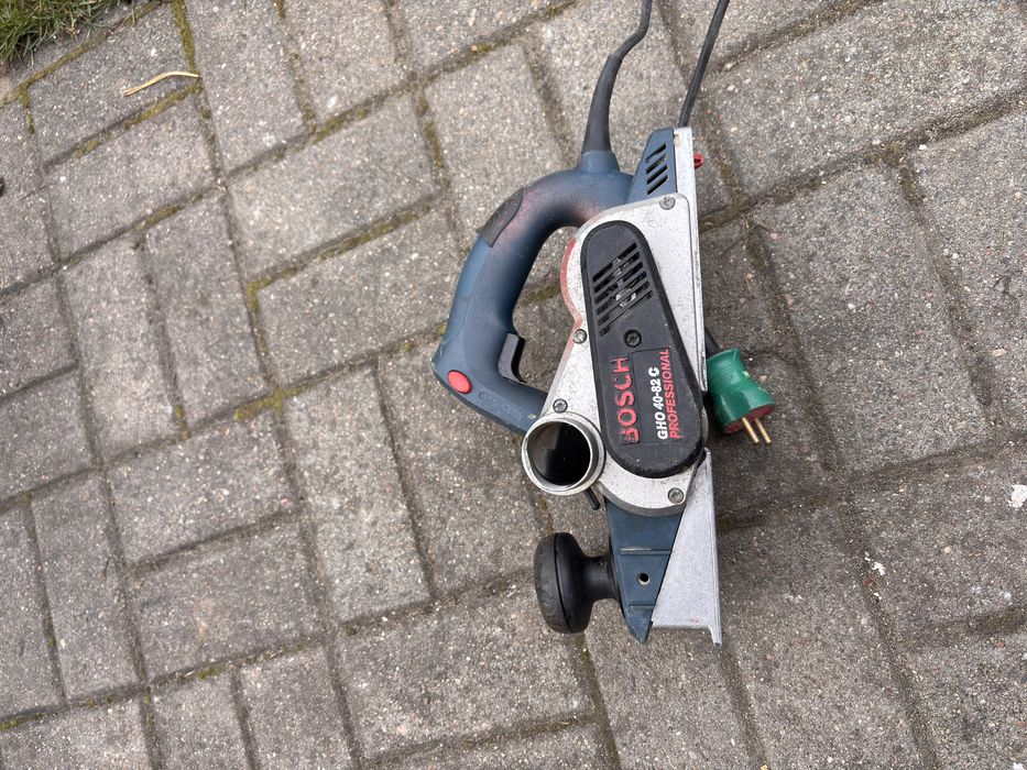 Strug elektryczny Bosch GHO 40-82C professional