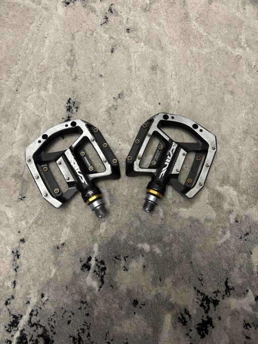 Pedaly shimano saint w pełni sprawne