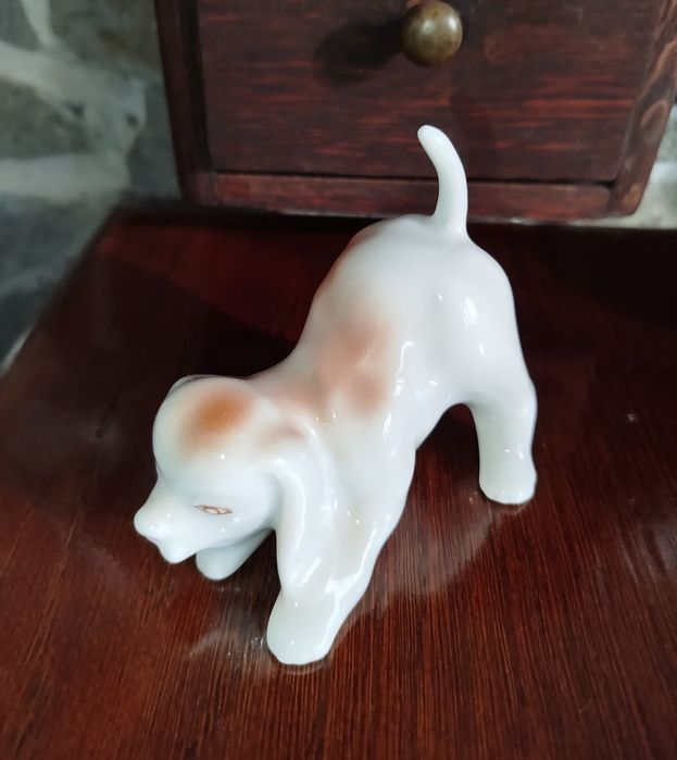 Stara figurka pieska z porcelany
