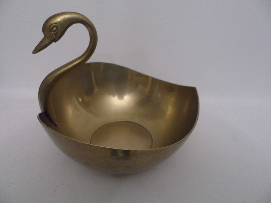łabędź z mosiądzu