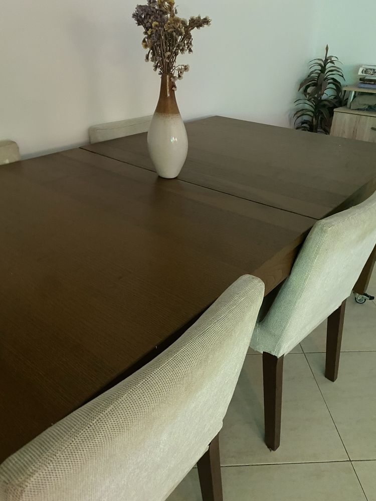 Conjunto mesa extensivel e cadeiras