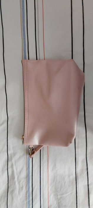 mala pequena rosa