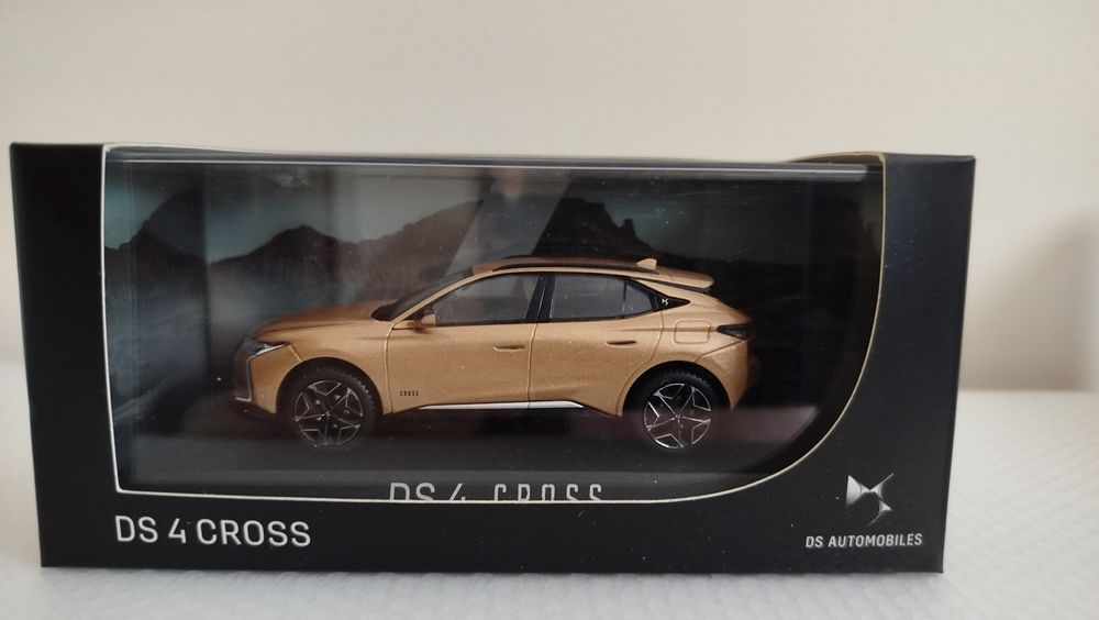 Miniatura DS4 Cross 1/43 Nova