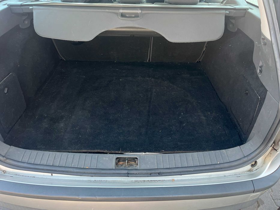 ford focus 1.6 2007, klima, hak, jezdzi skręca hamuje :)
