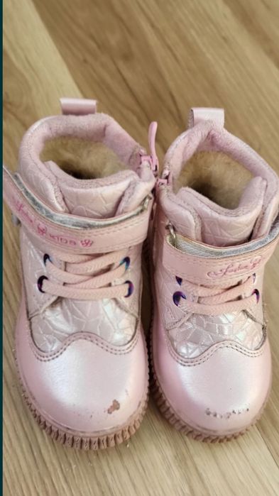 Продам рожеві чобітки