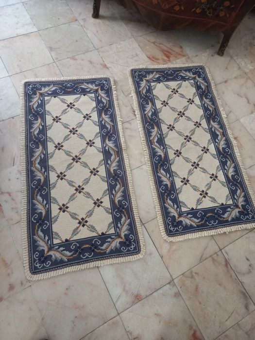 Par tapetes de arraiolos