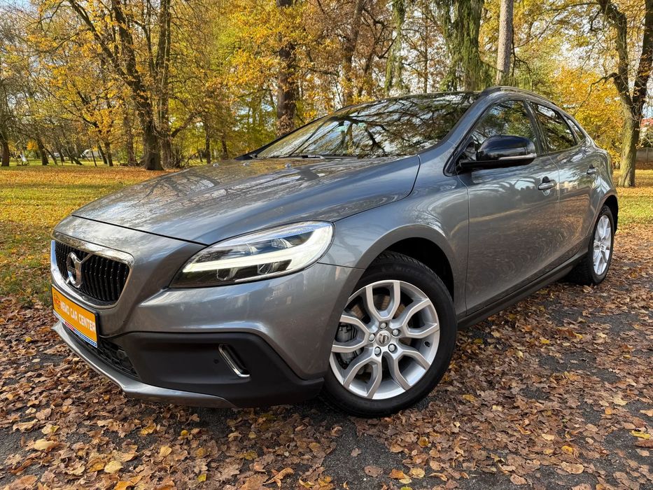 Volvo V40 Cross Country 2.0 Hdi Panoramiczny dach Skóra Wielosezony LED super stan