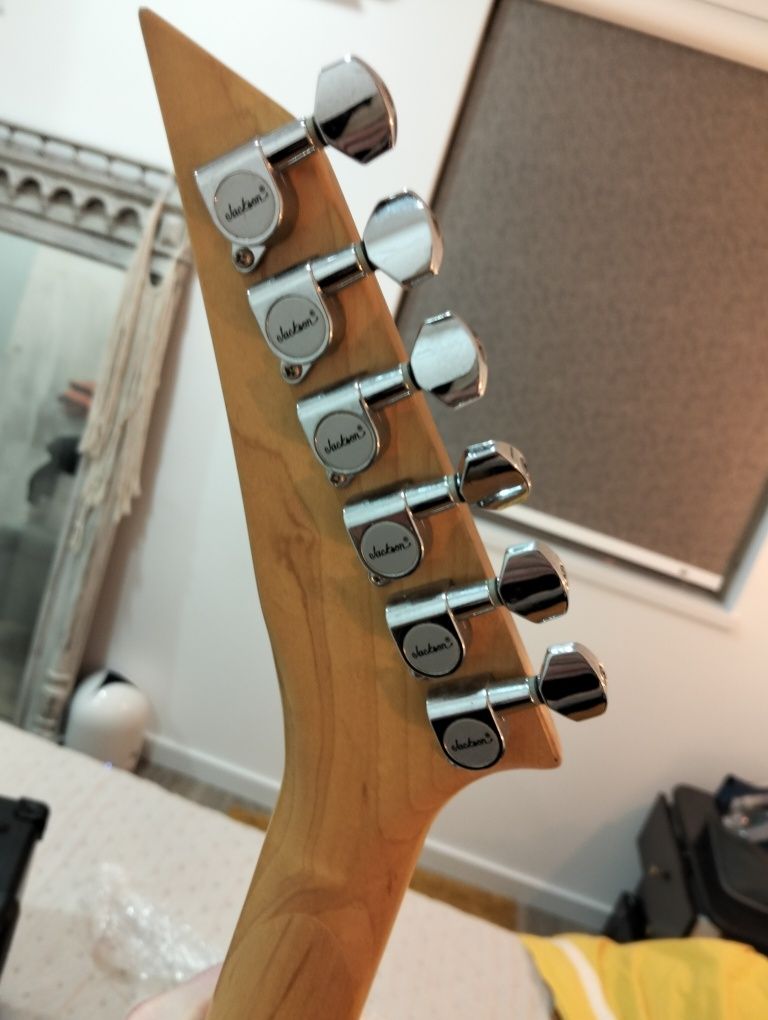 Jackson js32 Rhoads  + Amplificador Spider IV line 6