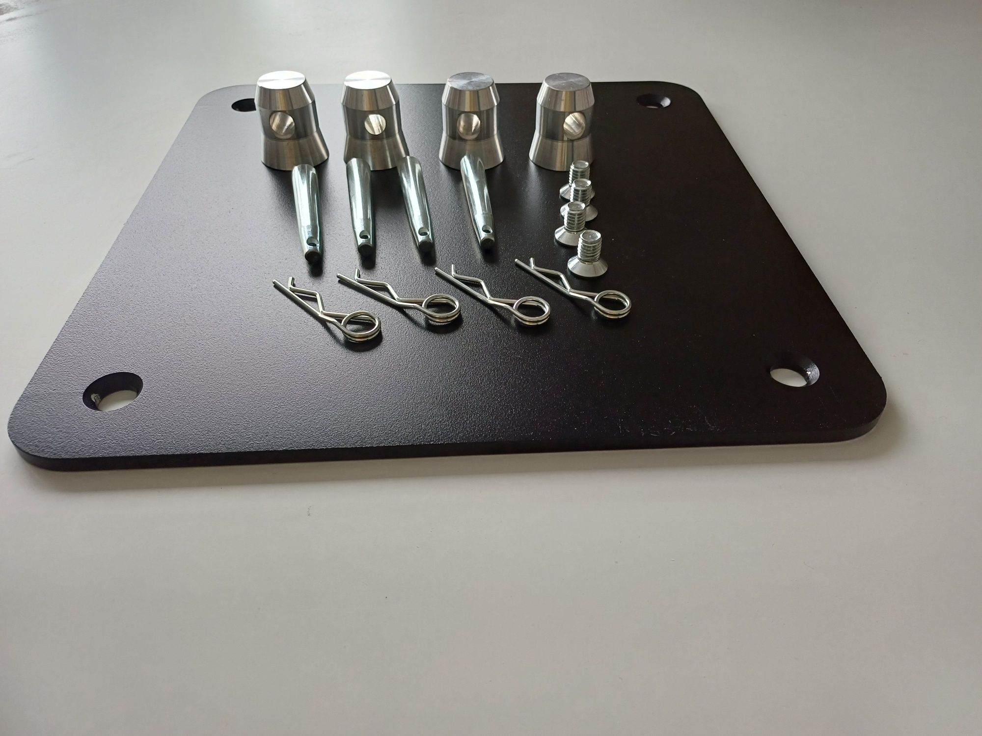 Podstawa pod głowy,  Aluminiowa podstawa Dura Truss  I Alustage
