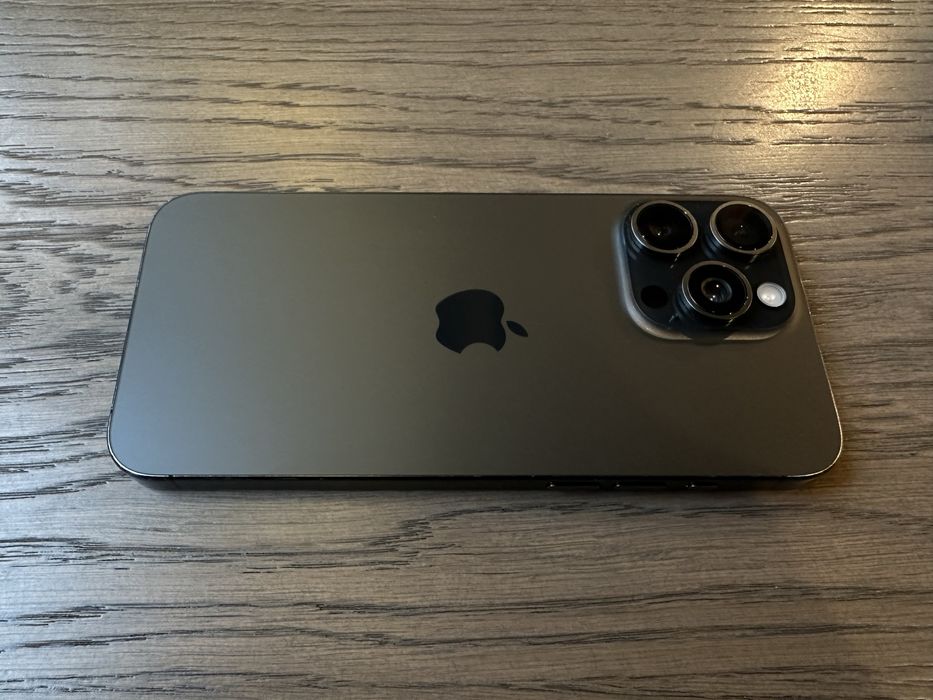iPhone 15 pro max 256 e-sim neverlock battery 87% black titanium