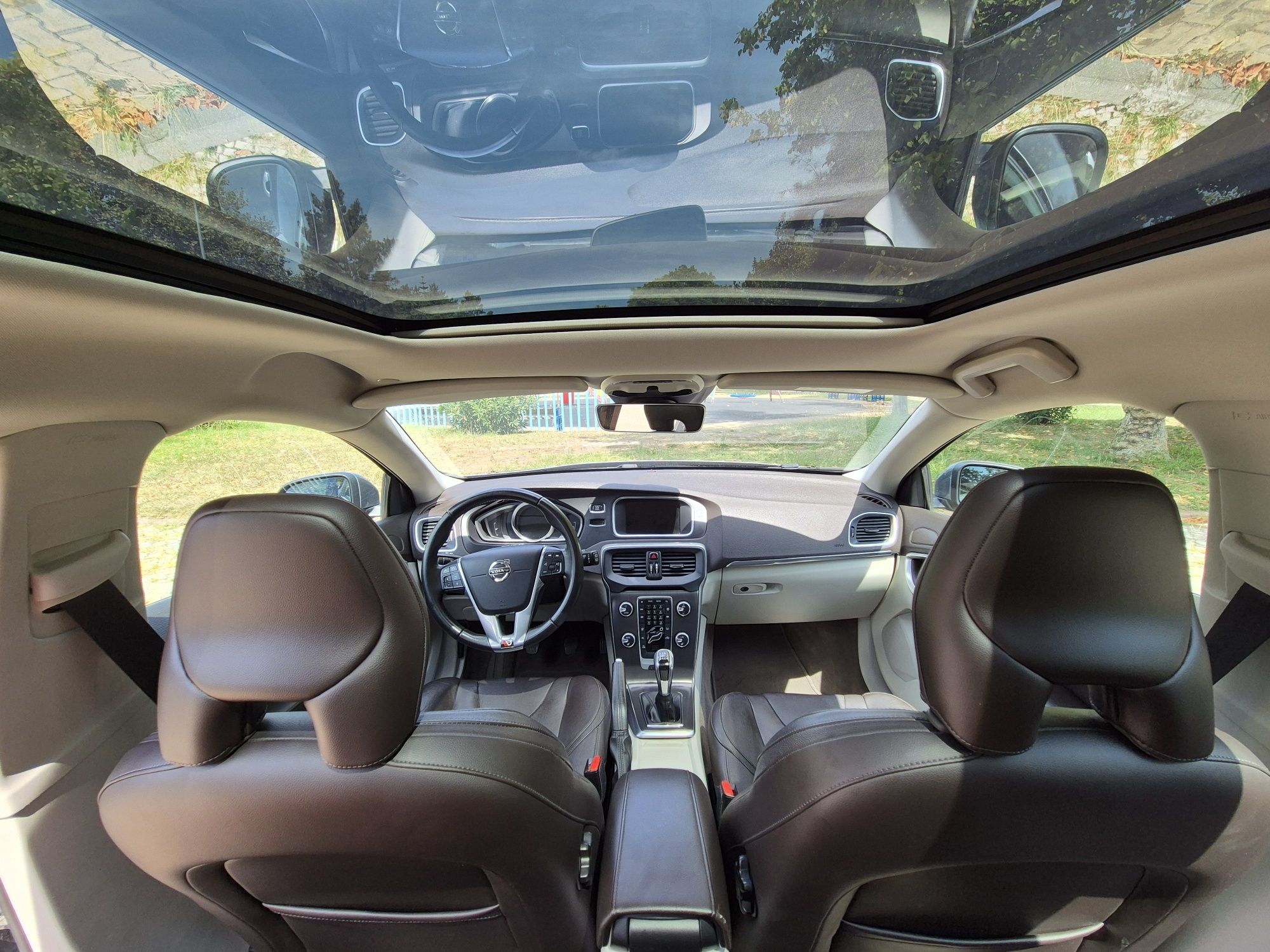 Volvo V40 2.0 R-Design
