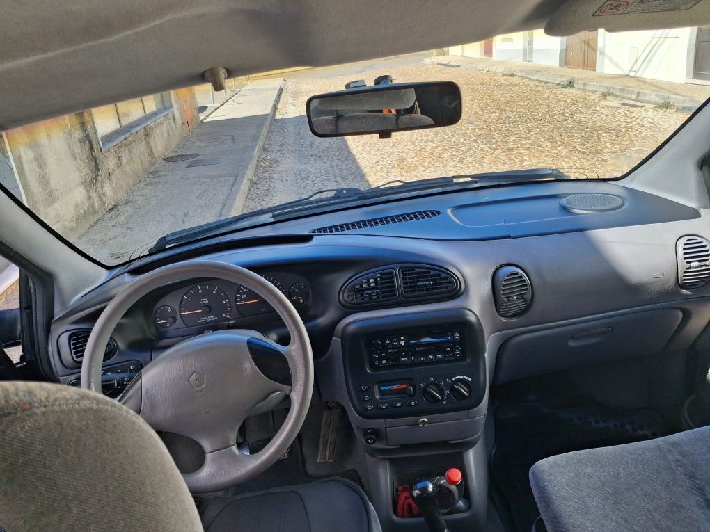 Chrysler Voyager Madison impecável
