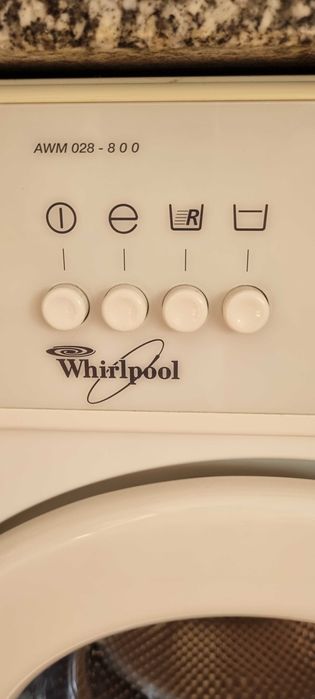 Máquina de lavar roupa " Whirlpool "