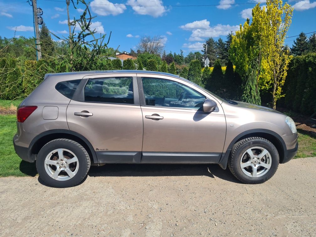 Nissan Qashqai 2.0 Bezwypadkowy, Panorama