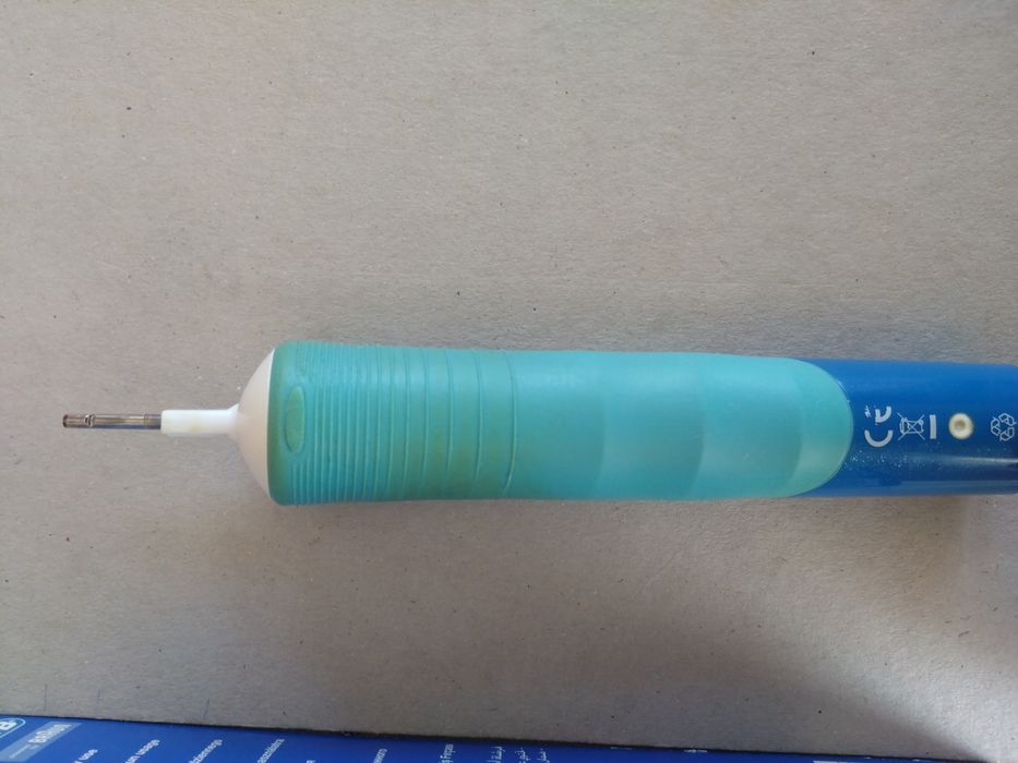 Elektryczna szczoteczka do zębów Oral-B Vitality