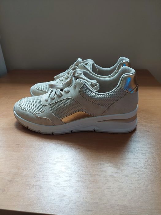 Sneakers Clara Barson na koturnie, nowe !