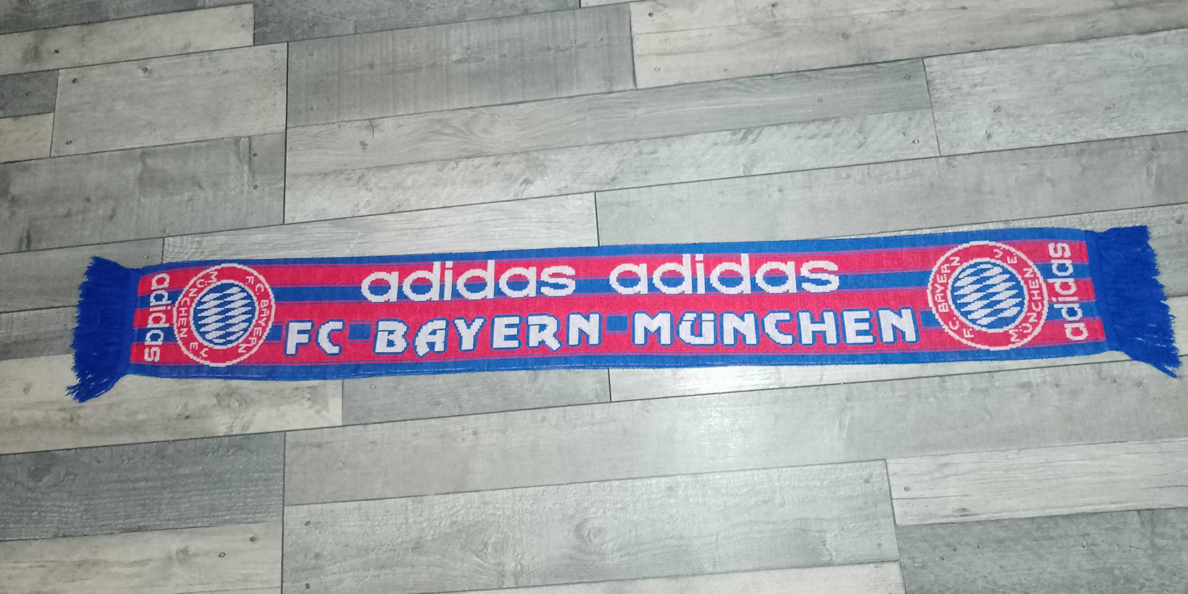 Szalik piłkarski Adidas Bayern Monachium