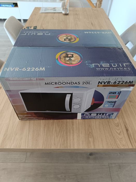 Microondas 20L 700w