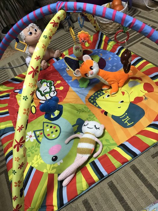 Продам дитячий ікилимок та паролоновий килимок в подарунок