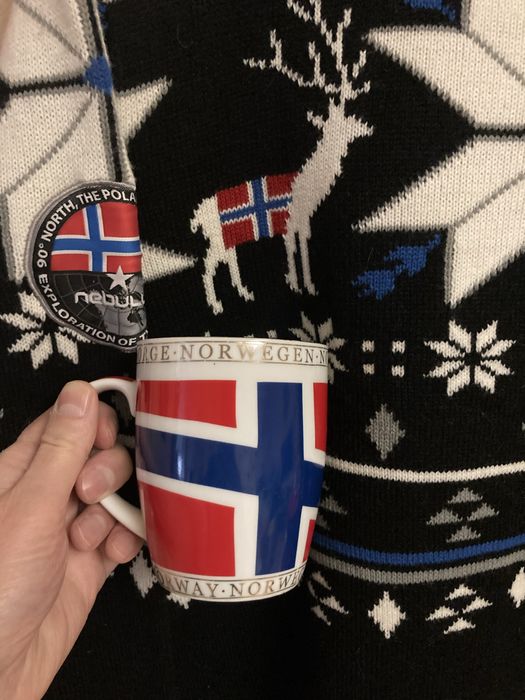 Мужской свитер в скандинавском стиле на Новый год.