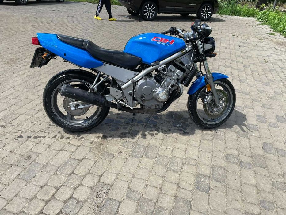 Продам  Honda CB