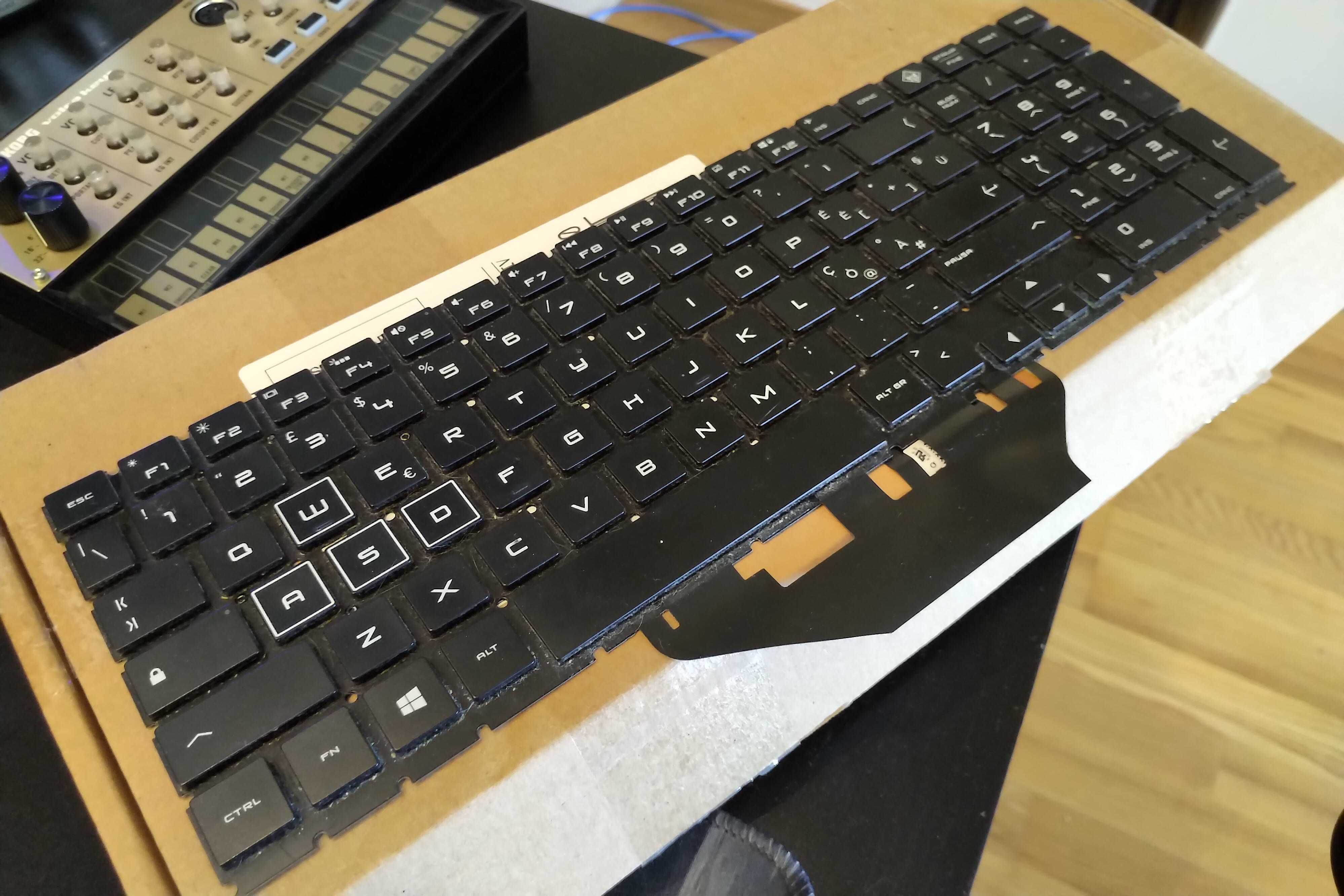 Klawiatura do laptopa HP Omen 15 DC - na części