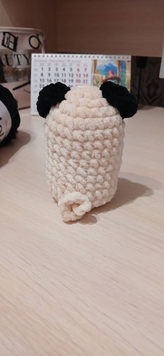 В'язана іграшка Мопс. Іграшка ручної роботи