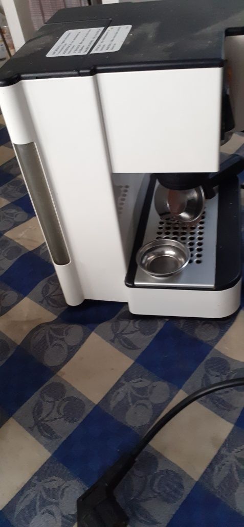 Máquina  de café  expresso