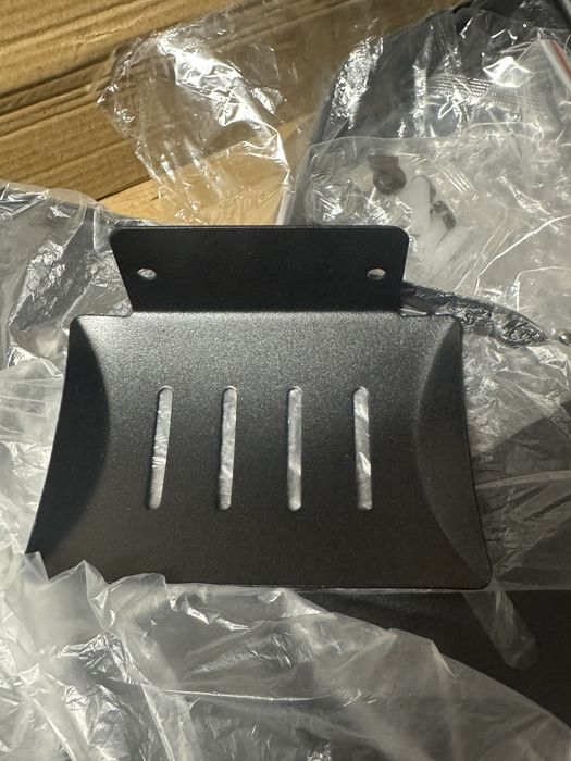 Polka czarny mat narozna lazienkowa