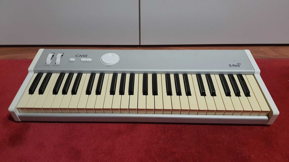 Klawiatura sterująca MIDI CME Z-Key 49 masywna