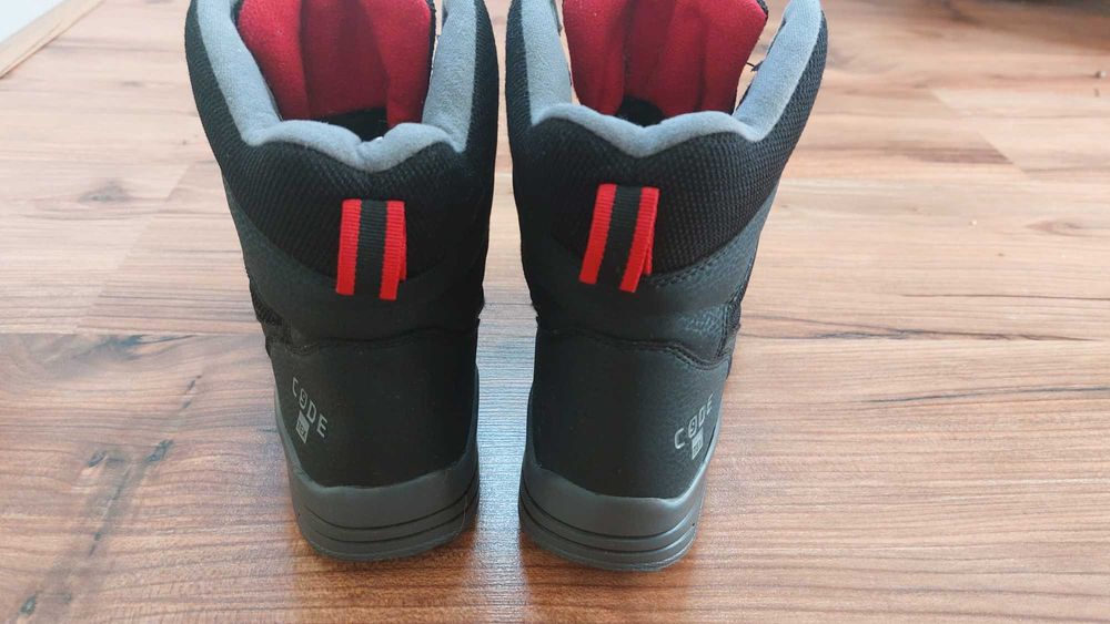 Buty zimowe 34 35 GoreTex Gore Tex śniegowce czarne kozaki dziecięce