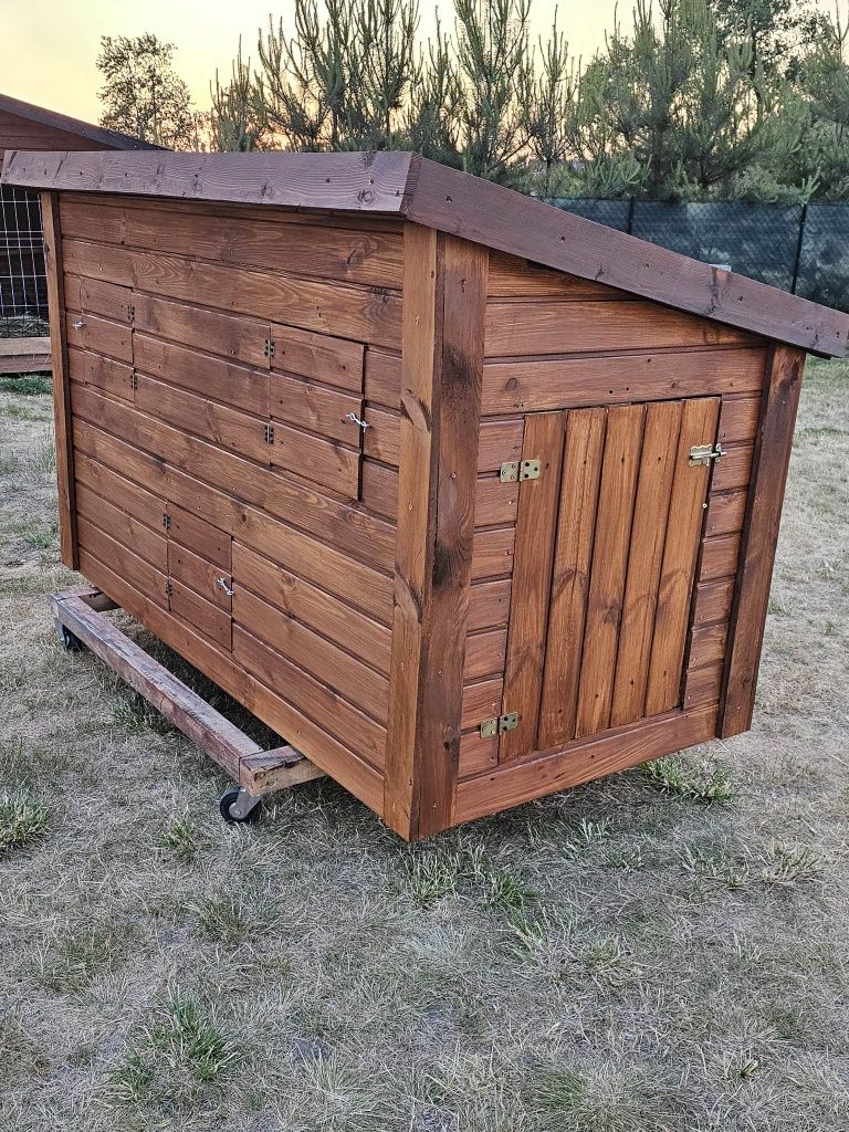 Drewniany domek dla zwierząt