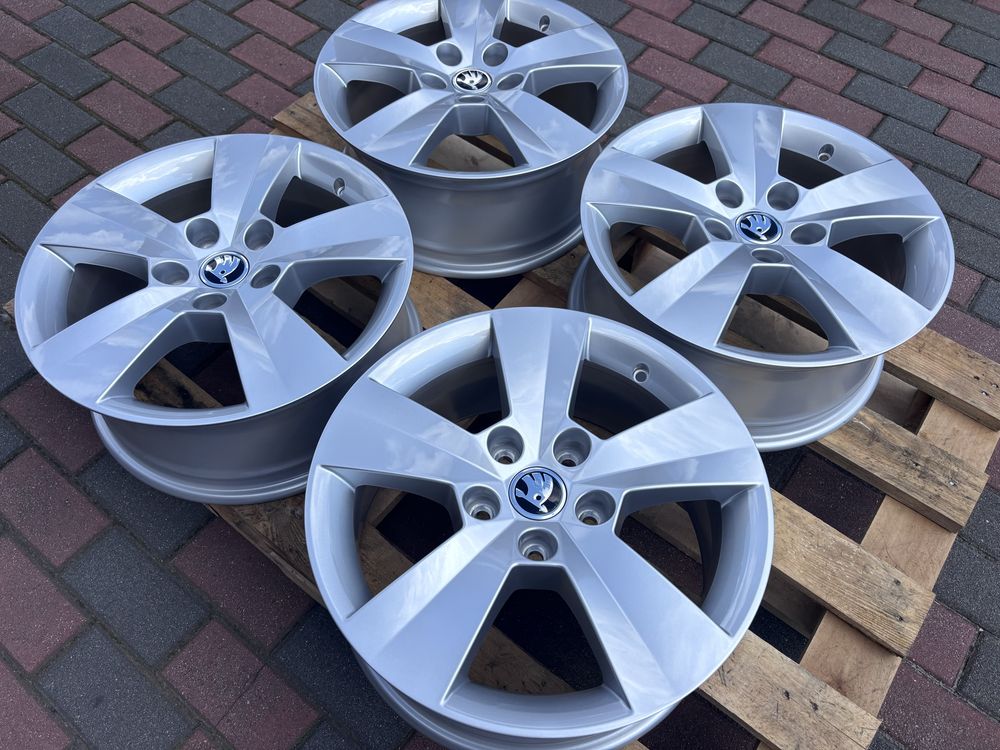 NOWE alu Skoda 3V0 Superb Octavia 6,5Jx16 ET41 Seat VW Passat B8 B9