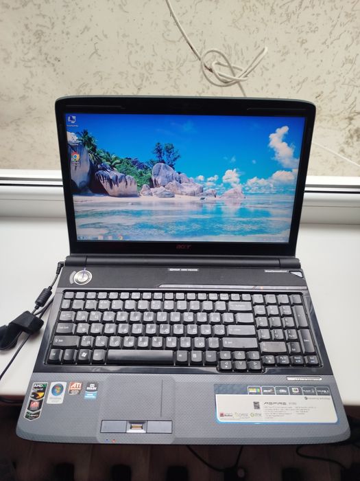 Великий Ноутбук Acer 16" батарея тримає