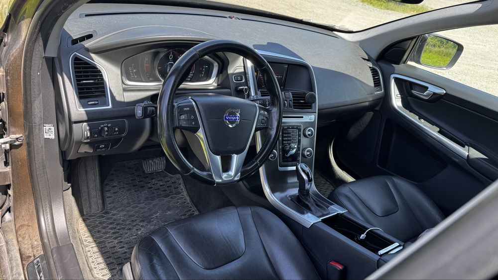 Volvo XC60 2.4D AWD 4x4 automat hak