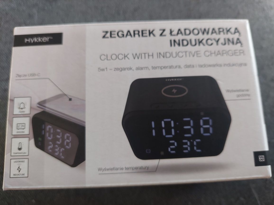 Zegarek z ładowarką indukcyjną