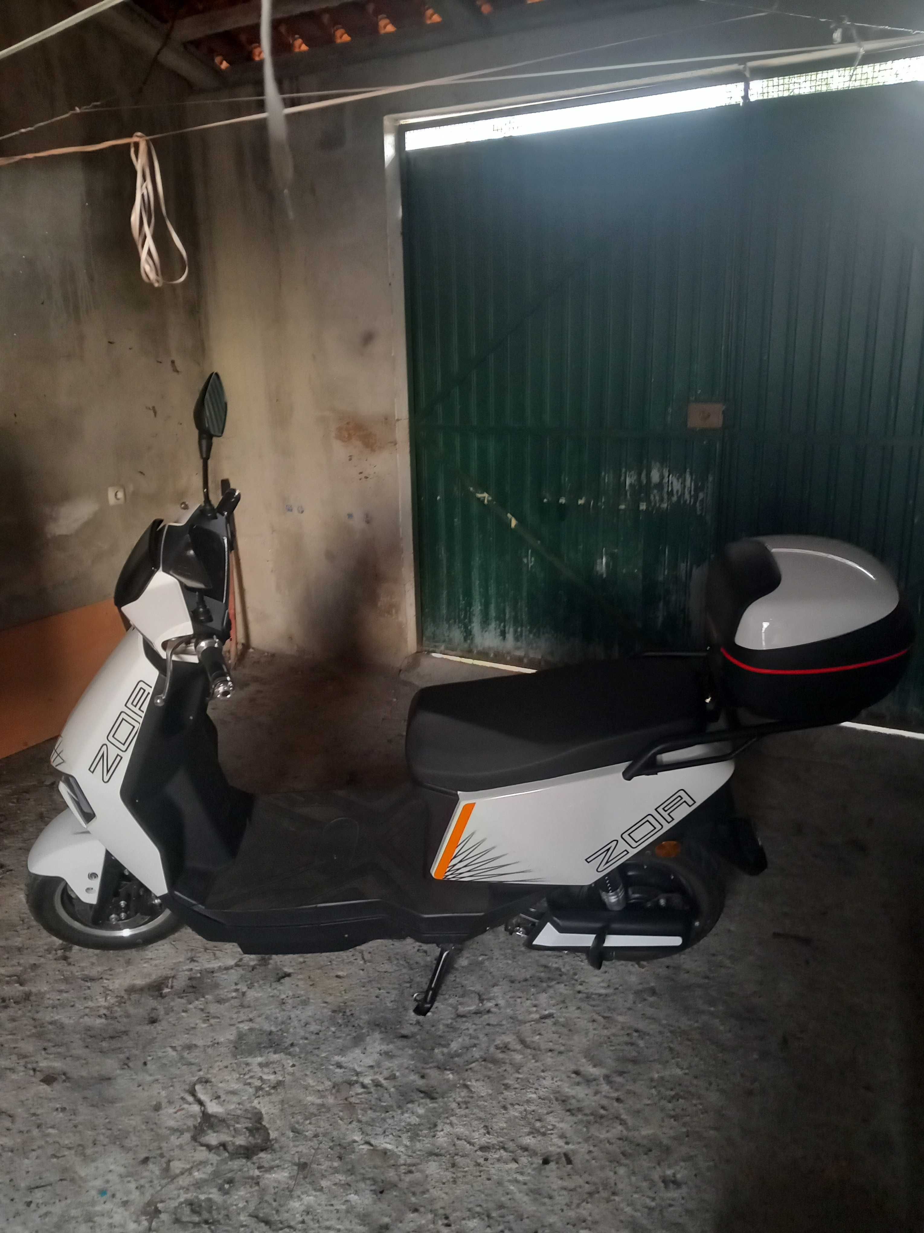 Moto Elétrica ZOA Seventeen | 707 km | 2 anos e 10 meses de garantia