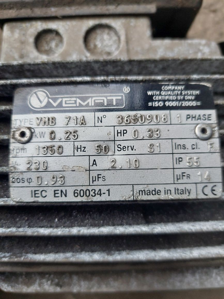 Sprzedam przekładnię motoreduktor 230v