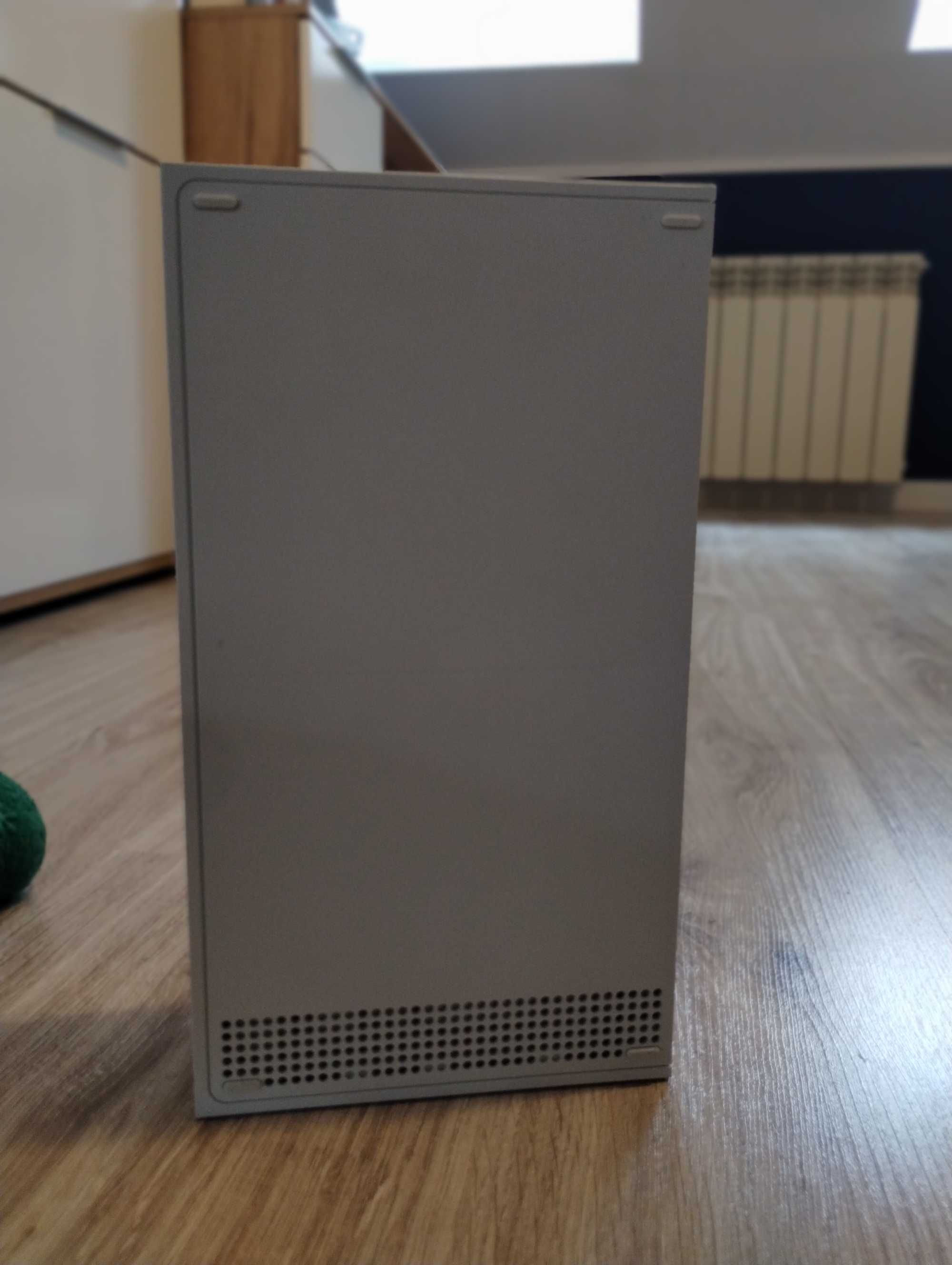 Xbox series s +2 kontrolery i stacja ładująca