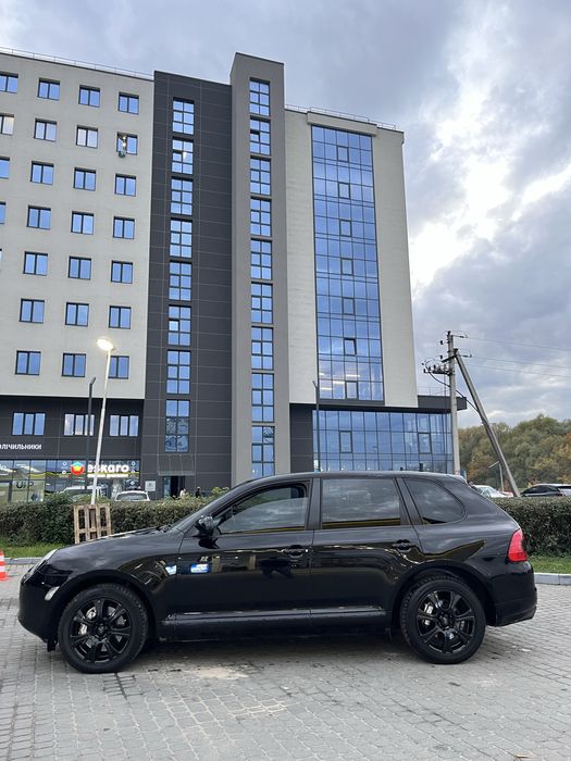 Porsche Cayenne !