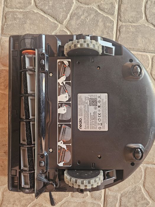 Робот пилосос Neato D7