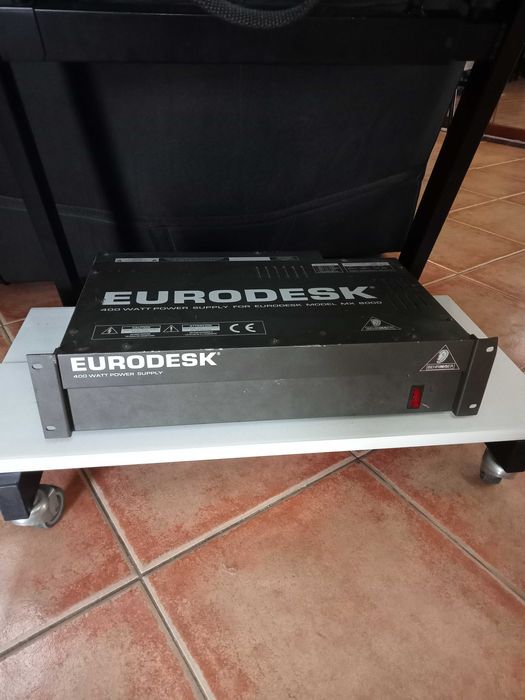 Behringer Eurodesk mx 8000 [mesa de mistura] (24+24 canais)