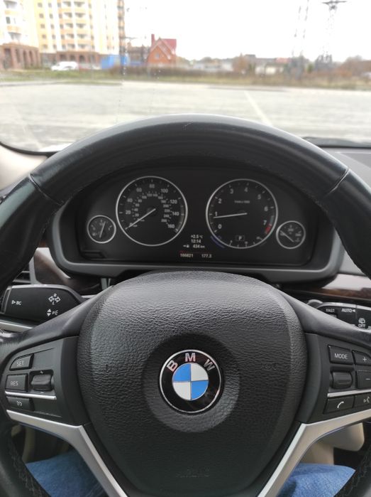 Автомобіль BMW X5