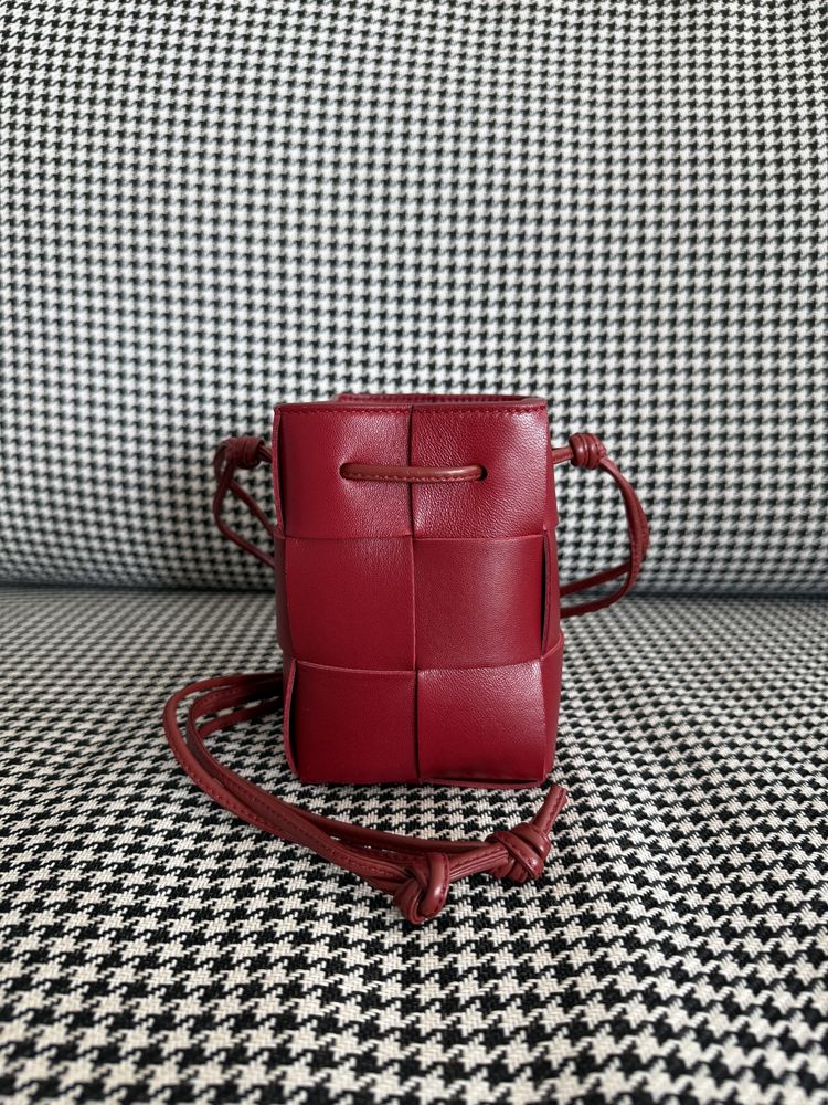 Bottega Veneta mini cassette оригінал Італія бордова міні сумка шкіра