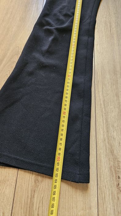 Spodnie materiałowe dzwony Urban outfitters