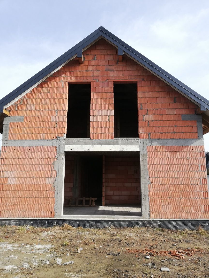 Firma budowlana remontowa stany surowe płyty fundamentowe  wyburzenia